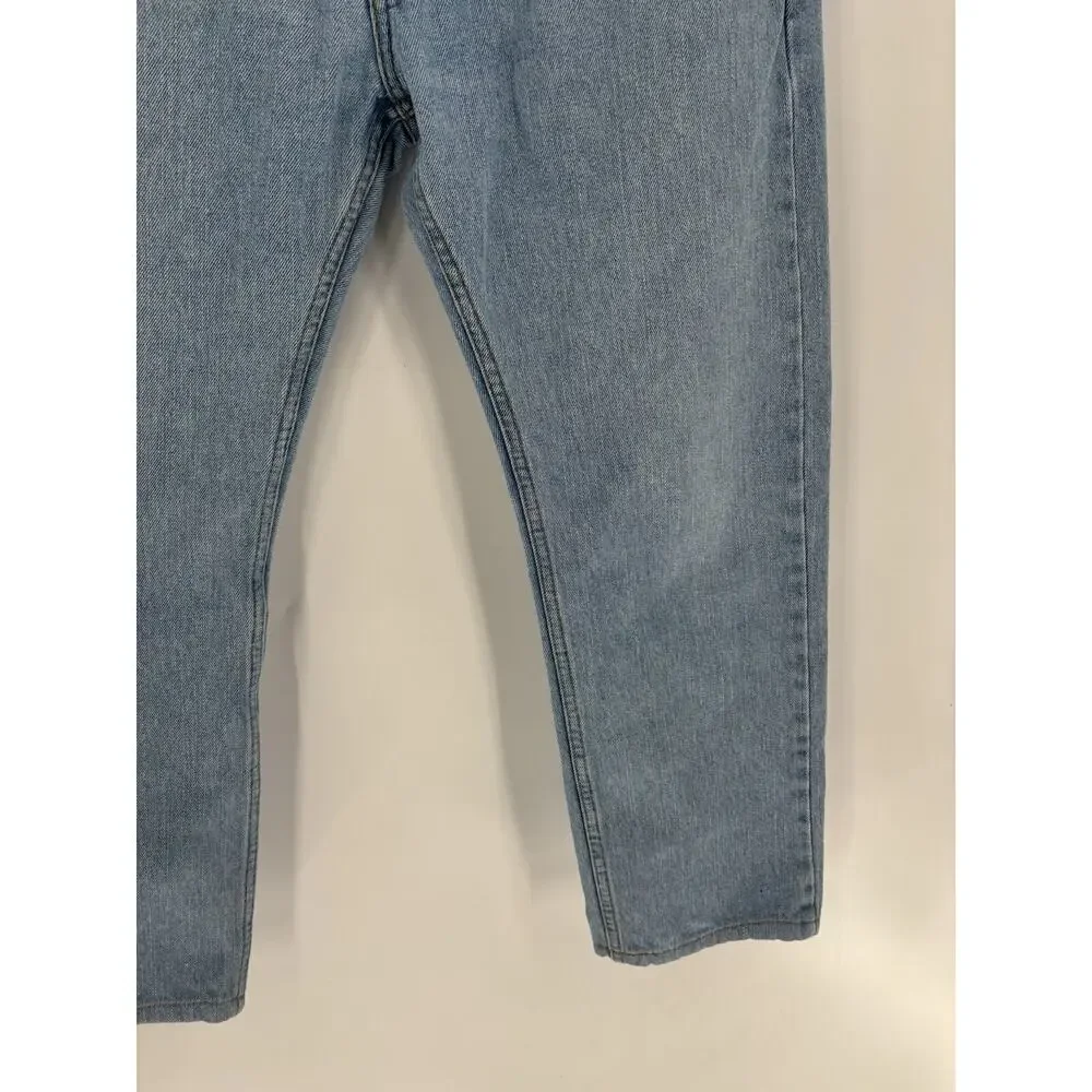 Levi’s Jeans 505 Mens 32x30 Blue Light Wash Denim Straight Leg Logo Patch